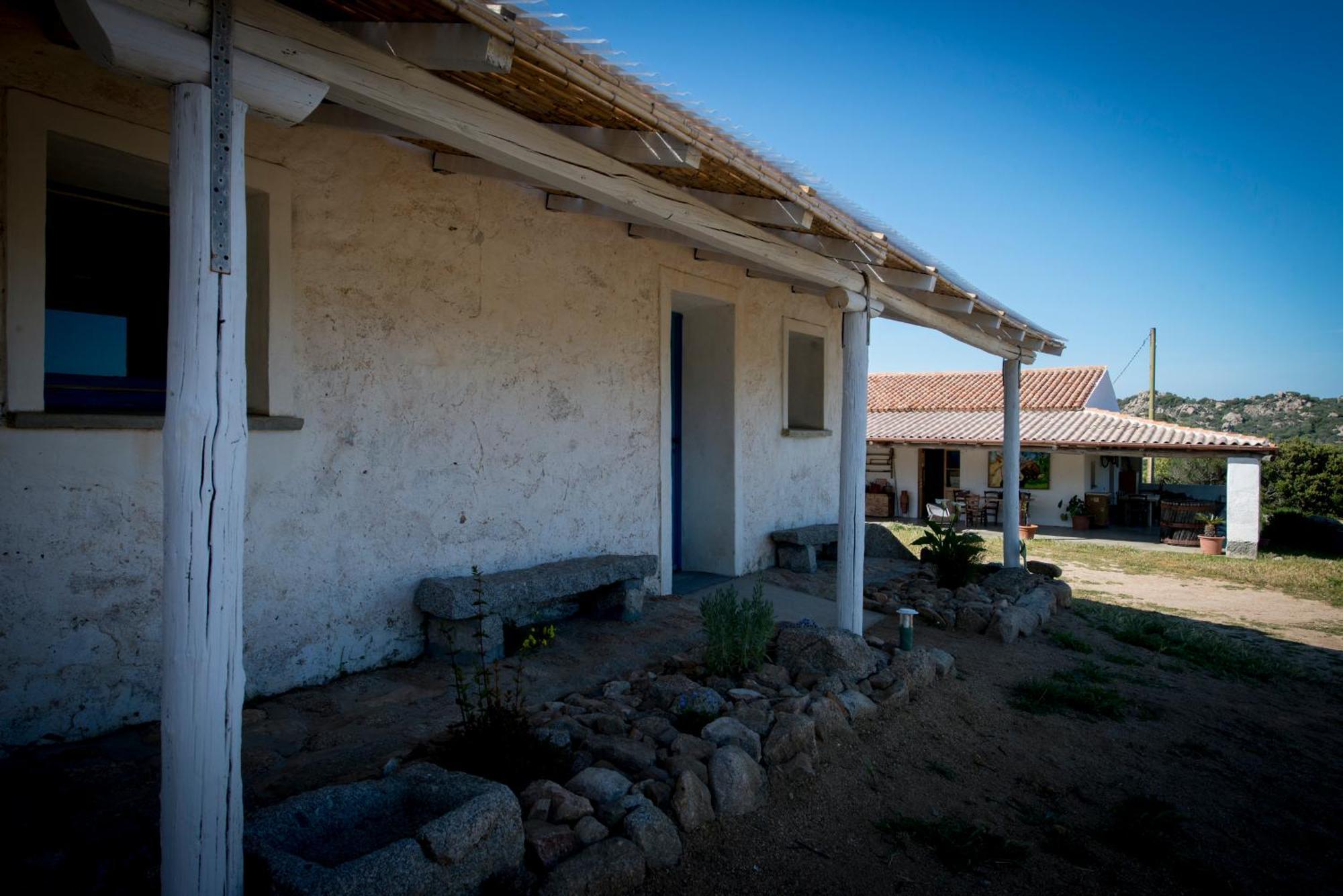 סנטה טרזה גאיורה Agriturismo La Tana Di Lu Maccioni מראה חיצוני תמונה